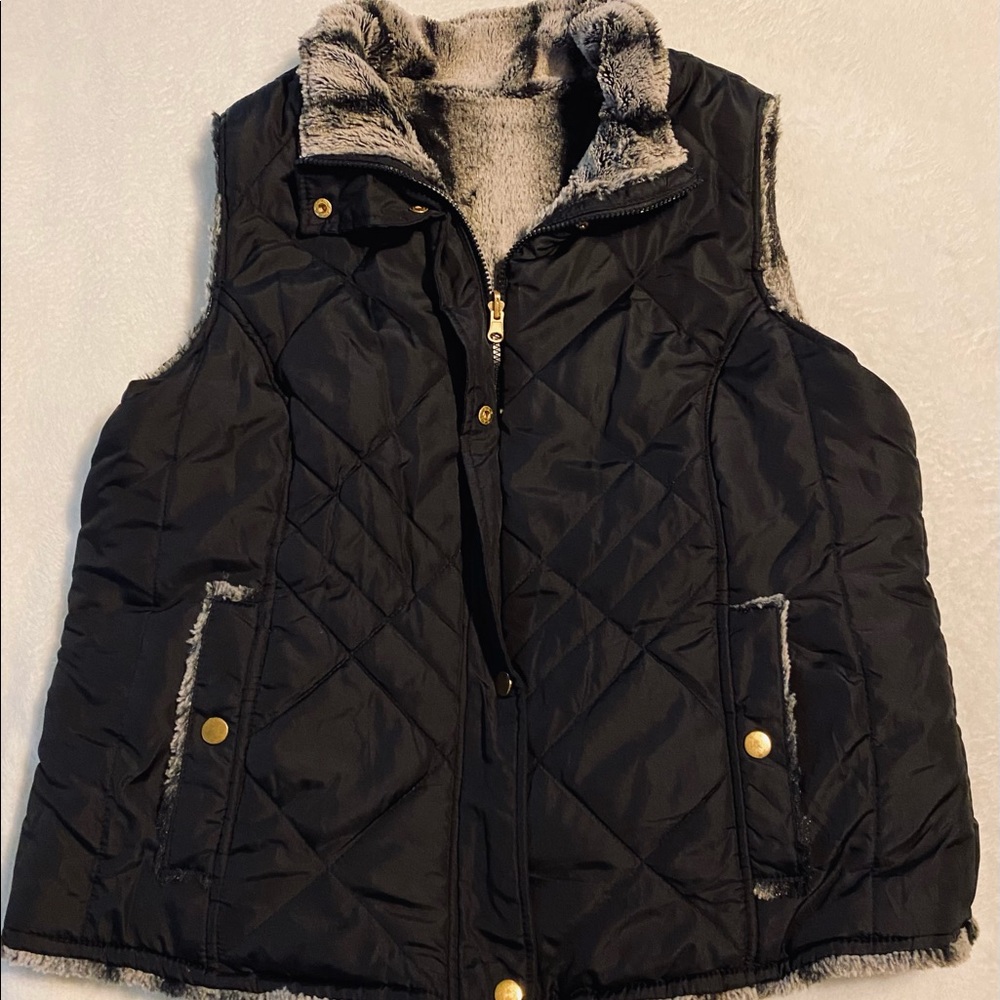 Reversible Puffer Vest - Picture 2 of 16